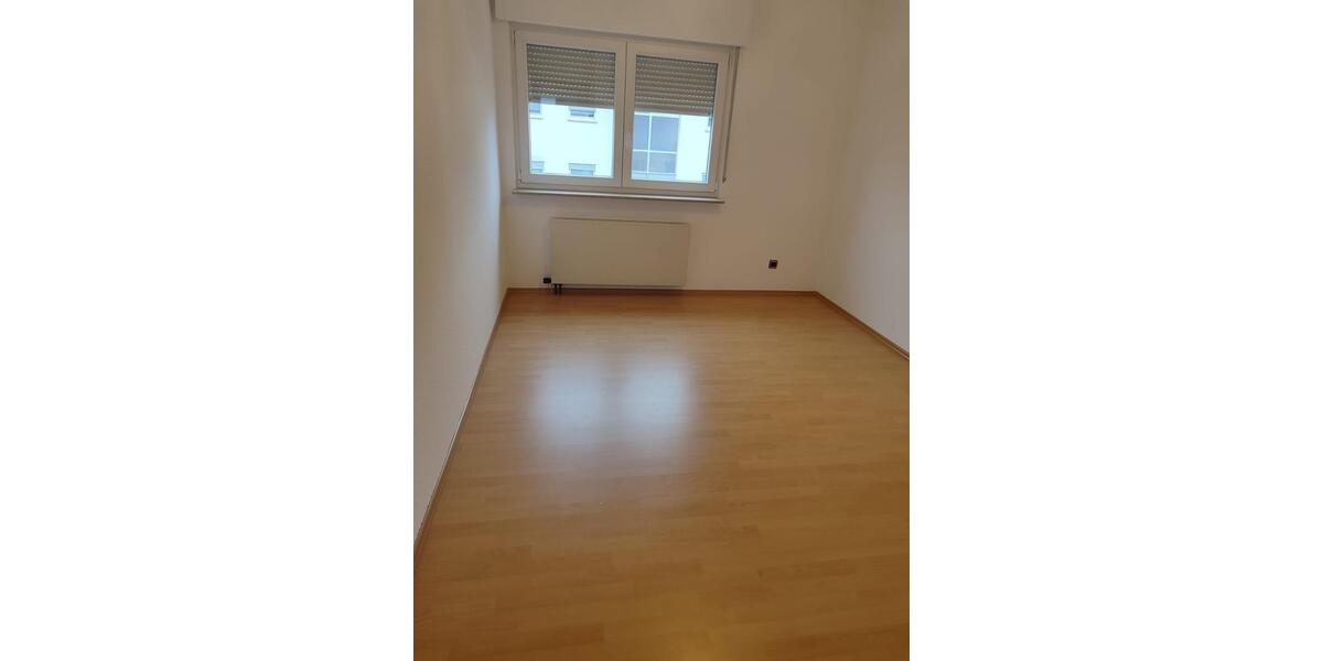 Etagenwohnung Waldmohr - 4 Zimmer, 110 m&sup2;, 1.050&euro; | Angebot:25026286
