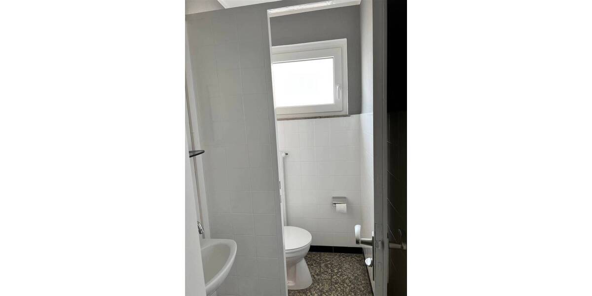 Gewerbeobjekt Beverungen - 3 Zimmer, 700&euro; | Angebot:23965686