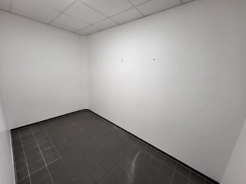 Toplage am Kaiserwall – Gastronomiegeeignete Ladenfläche mit Stil & Sichtbarkeit! zimmer