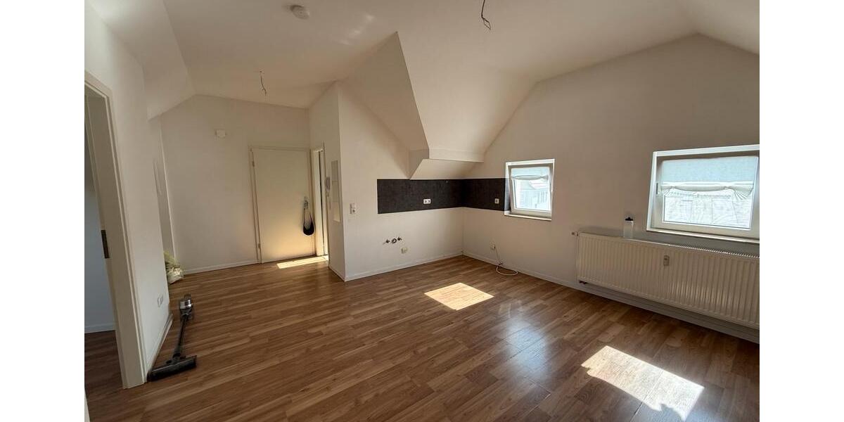 Dachgeschoßwohnung Weißenburg in Bayern - 3 Zimmer, 55 m&sup2;, 500&euro; | Angebot:26167504