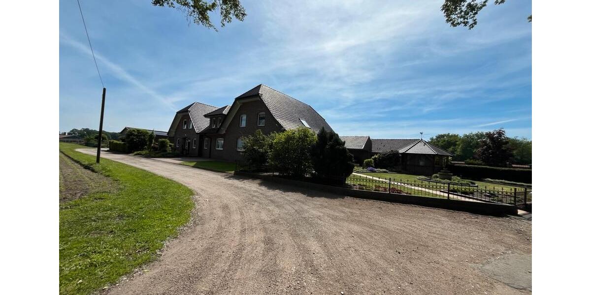 Doppelhaushälfte Gronau (Westfahlen) - 3 Zimmer, 200 m&sup2;, 1.400&euro; | Angebot:26698129