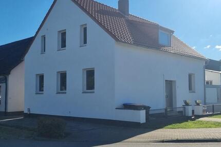 Renovierte 4 Zimmer Hochparterre-Wohnung in zentrale Lage von Varel zimmer