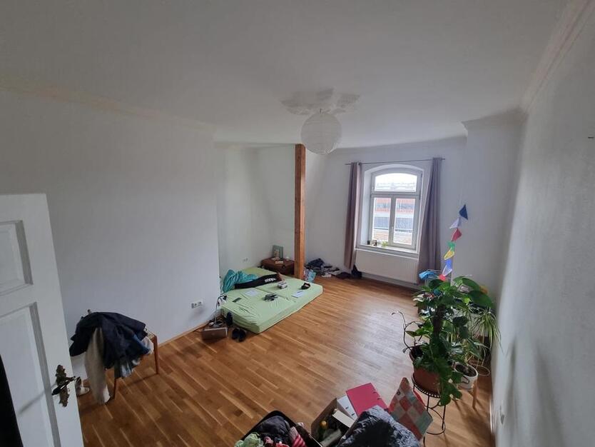 WG-Zimmer in der alten Fabrikantenvilla