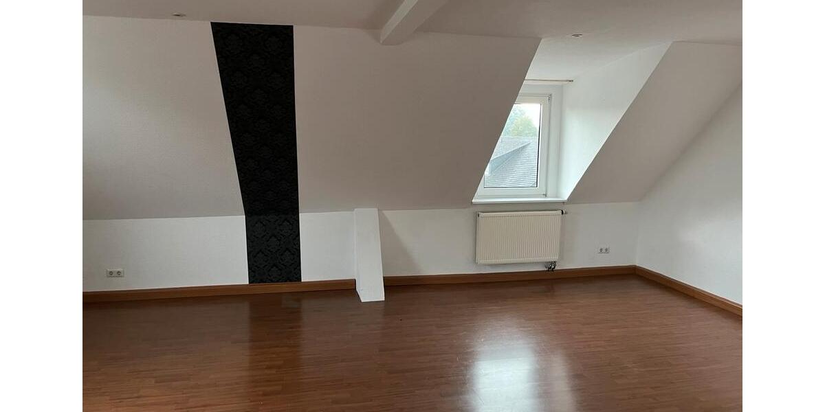Dachgeschoßwohnung Hövelhof - 3 Zimmer, 100 m&sup2;, 1.150&euro; | Angebot:24866567