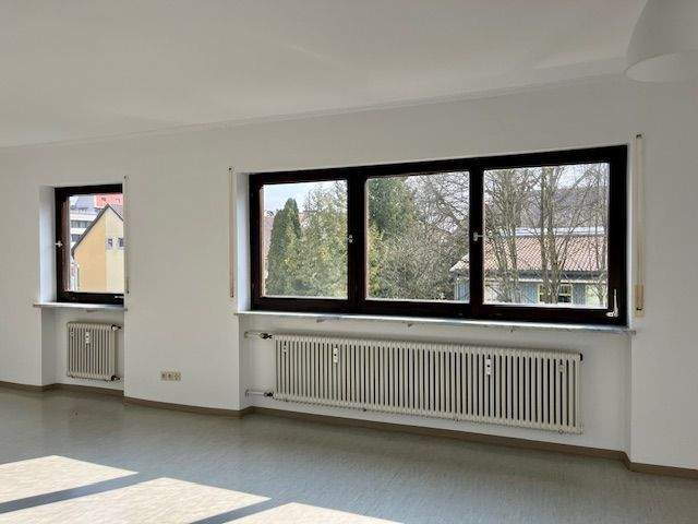Etagenwohnung Gröbenzell - 2 Zimmer, 65 m&sup2;, 689&euro; | Angebot:25916381