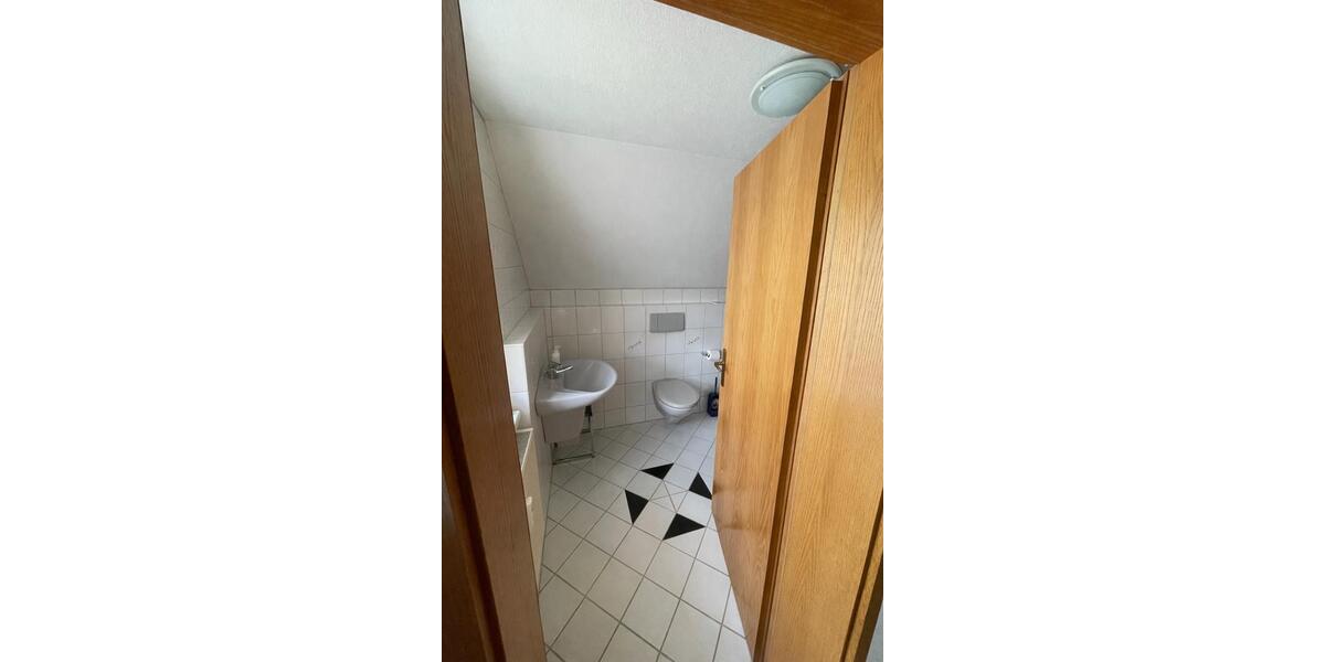 Dachgeschoßwohnung Meeder - 1 Zimmer, 20 m&sup2;, 305&euro; | Angebot:26075460