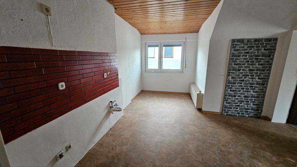 Dachgeschoßwohnung Niederzissen - 5 Zimmer, 136 m&sup2;, 1.150&euro; | Angebot:25876511