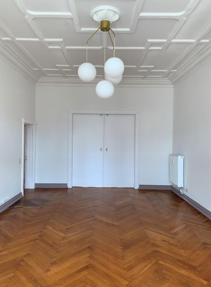 7 Zimmer-Altbau-Wohnung in wunderschönem Denkmalobjekt zu vermieten!