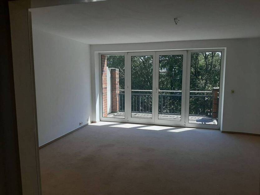 HH-Farmsen, 2 Zimmer-Wohnung im 3.OG mit Balkon !Bitte unsere Fragen beachten!