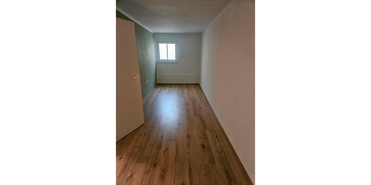 Erdgeschoßwohnung Burkhardtsdorf - 4 Zimmer, 71 m&sup2;, 920&euro; | Angebot:26593633
