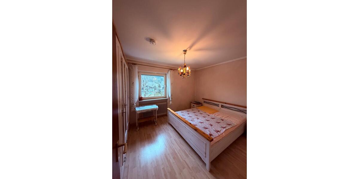 Etagenwohnung Garmisch-Partenkirchen Breitenau - 3 Zimmer, 75 m&sup2;, 1.600&euro; | Angebot:26506537