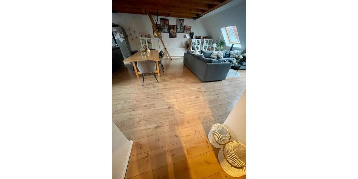 Dachgeschoßwohnung Freigericht - 3 Zimmer, 132 m&sup2;, 1.100&euro; | Angebot:24793317