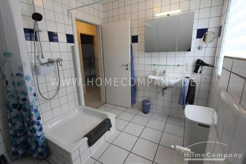 Modern möblierte 2-Zimmer-Dachgeschosswohnung in Wesseling bei Köln! zimmer