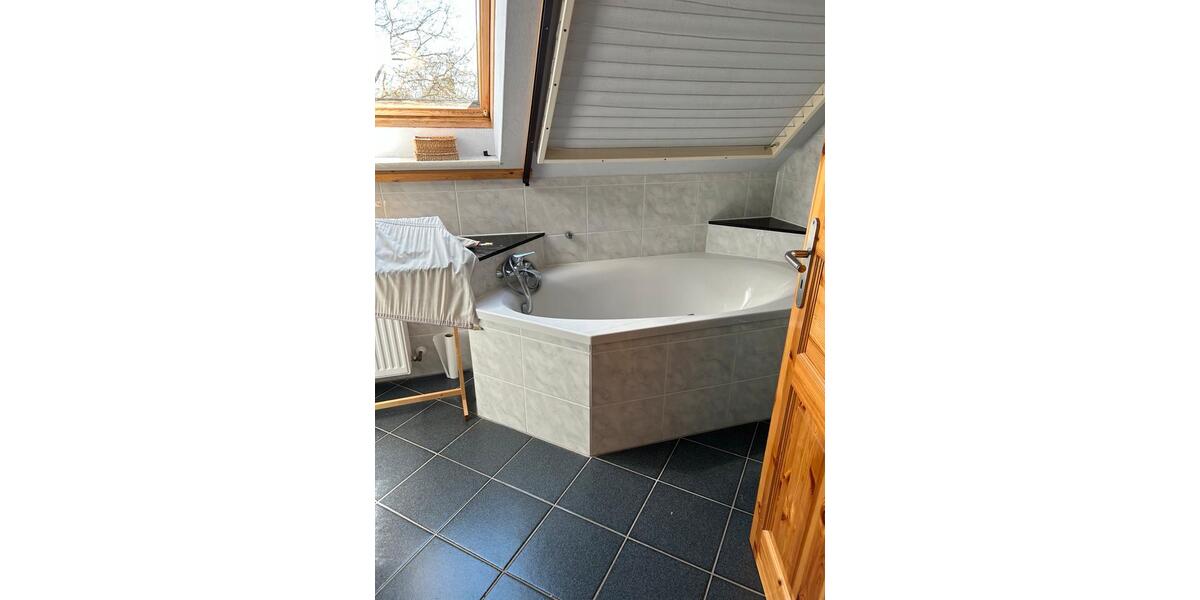 Etagenwohnung Hodenhagen - 8 Zimmer, 136 m&sup2;, 1.400&euro; | Angebot:26550604