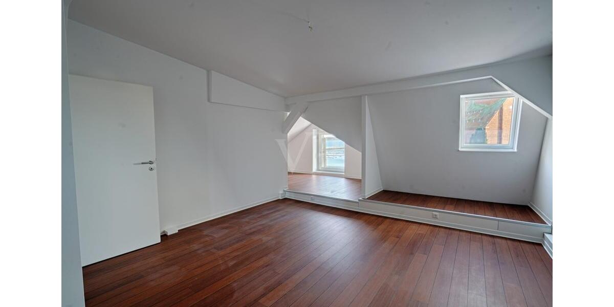 Dachgeschoßwohnung Stralsund - 3 Zimmer, 109 m&sup2;, 1.140&euro; | Angebot:23816768