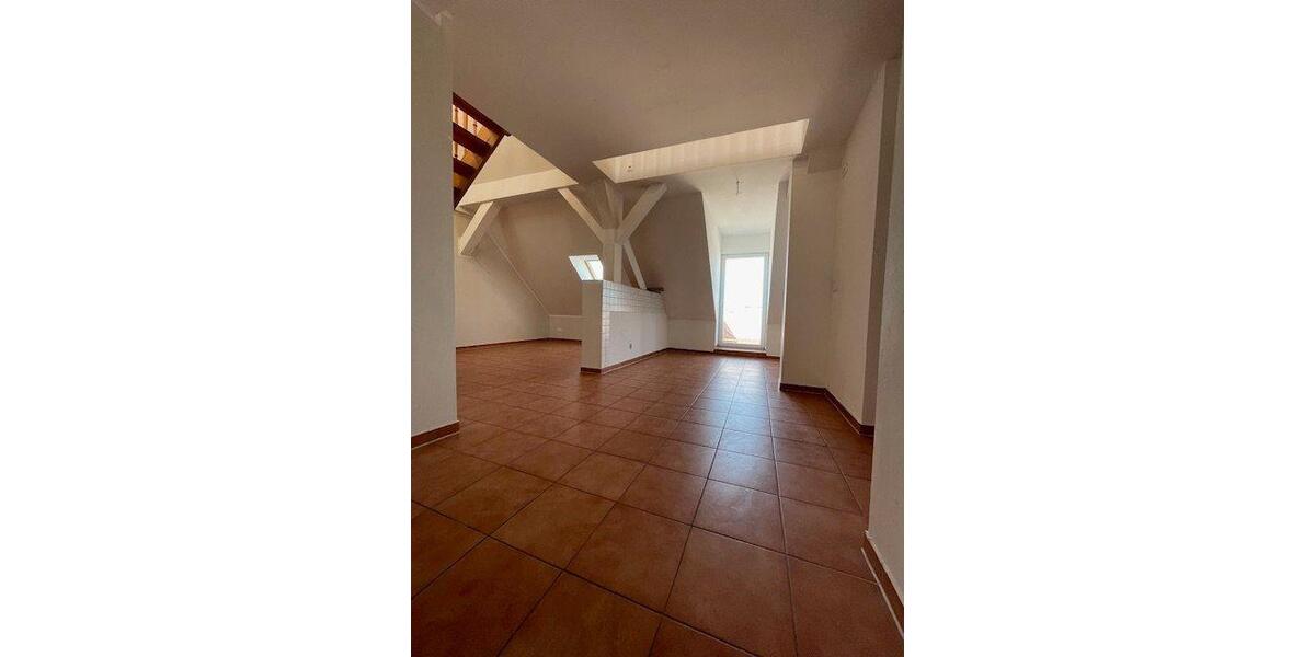 Dachgeschoßwohnung Fürstenwalde (Spree) - 2.5 Zimmer, 64 m&sup2;, 672&euro; | Angebot:26381500