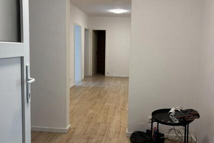 Einziehen, anschließen, loslegen – 135 m² Büro mit Stil in Ffm zimmer