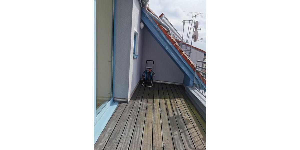 Dachgeschoßwohnung Burg - 3 Zimmer, 101 m&sup2;, 606&euro; | Angebot:25307697