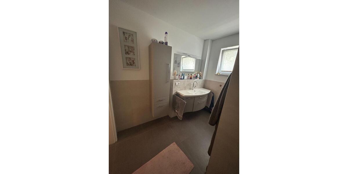 Erdgeschoßwohnung Königswinter - 3 Zimmer, 86 m&sup2;, 1.290&euro; | Angebot:25079981