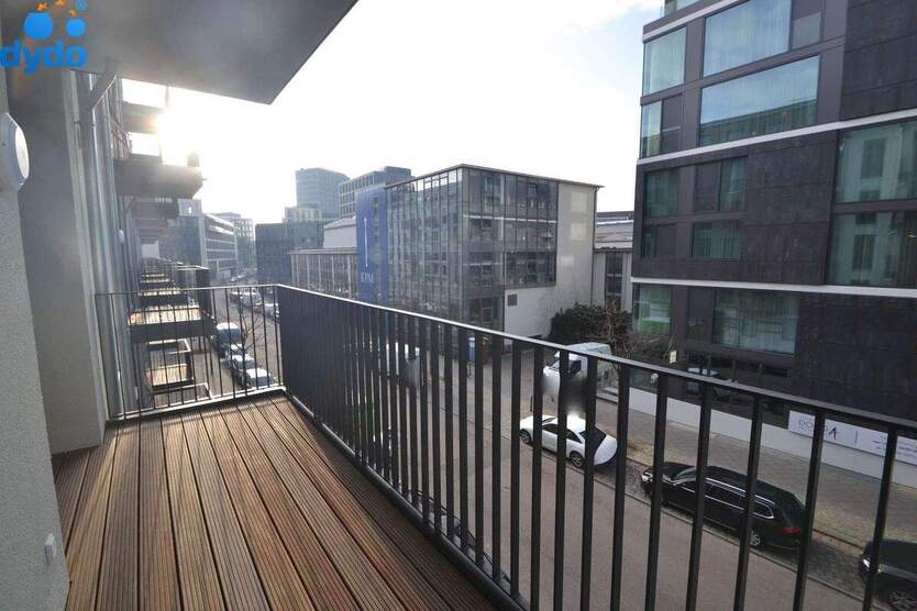 Wohnen in bester Lage - diese Zwei-Zimmerwohnung erwartet Sie samt Einbauküche und Balkon 2 zimmer