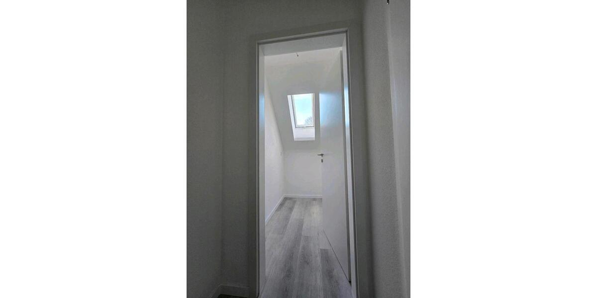 Dachgeschoßwohnung Radevormwald - 3 Zimmer, 76 m&sup2;, 1.100&euro; | Angebot:26506469