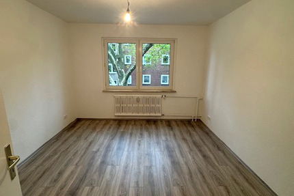 Frisch renovierte 3-Zimmer-Wohnung mit Balkon! zimmer