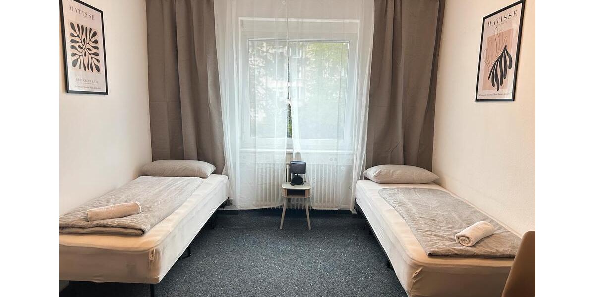 Einzelzimmer nahe Bahnstation – Parkplatz & WLAN inkl -Reinigung 1 zimmer