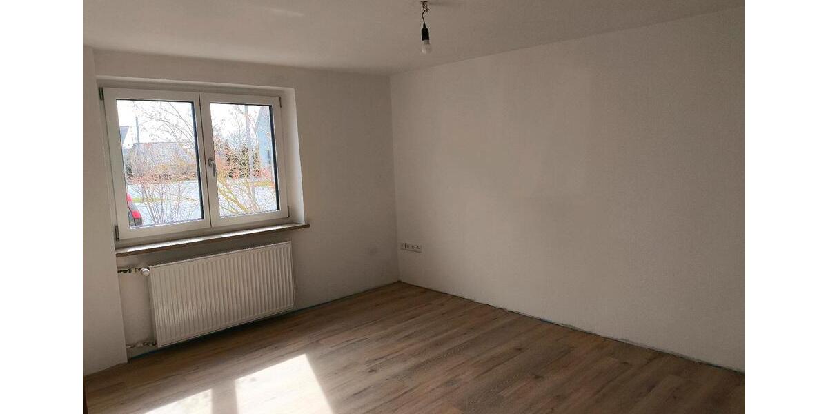 Erdgeschoßwohnung Hemau - 3 Zimmer, 76 m&sup2;, 850&euro; | Angebot:25934651