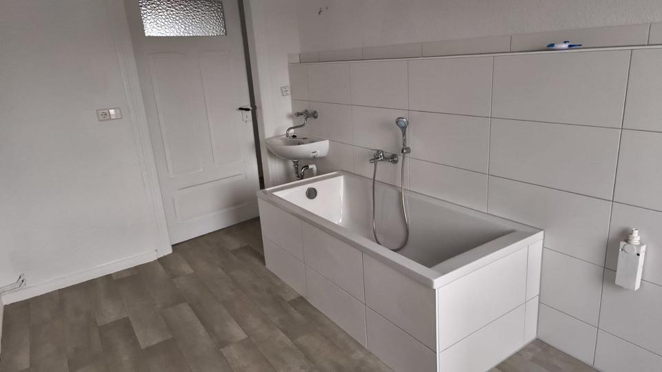 Dachgeschoßwohnung Weißenfels - 2 Zimmer, 59 m&sup2;, 340&euro; | Angebot:23907620