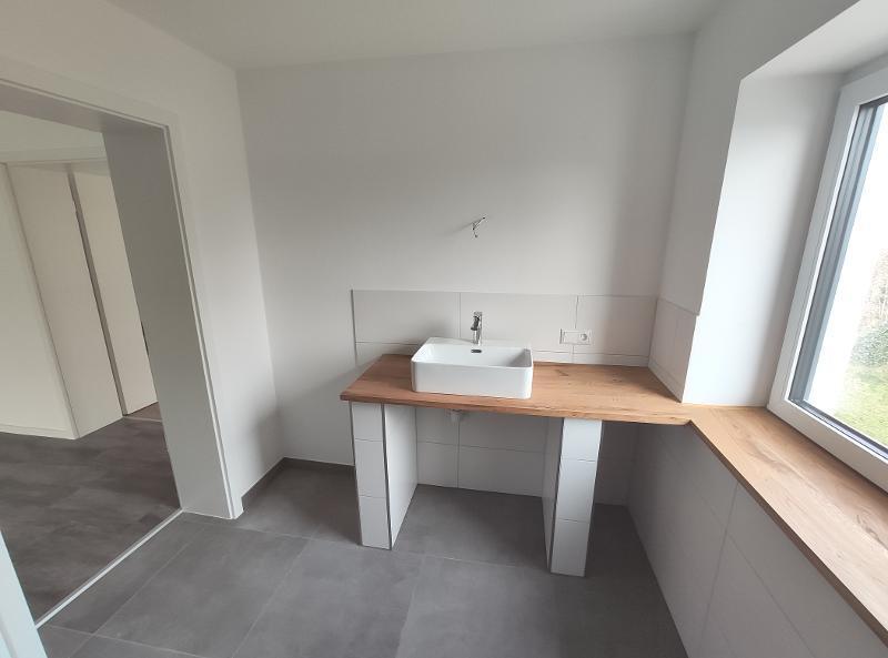 Neu saniertes Einfamilienhaus mit Garage, Garten, Wärmepumpe und Mieter–Strom