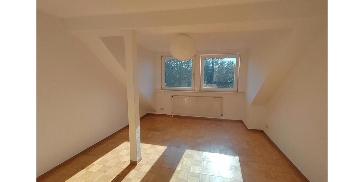 Dachgeschoßwohnung Hamburg Wandsbek - 3 Zimmer, 65 m&sup2;, 723&euro; | Angebot:26041500