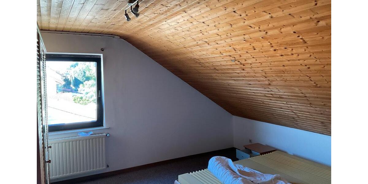 Dachgeschoßwohnung Merzig - 4 Zimmer, 110 m&sup2;, 600&euro; | Angebot:27638263