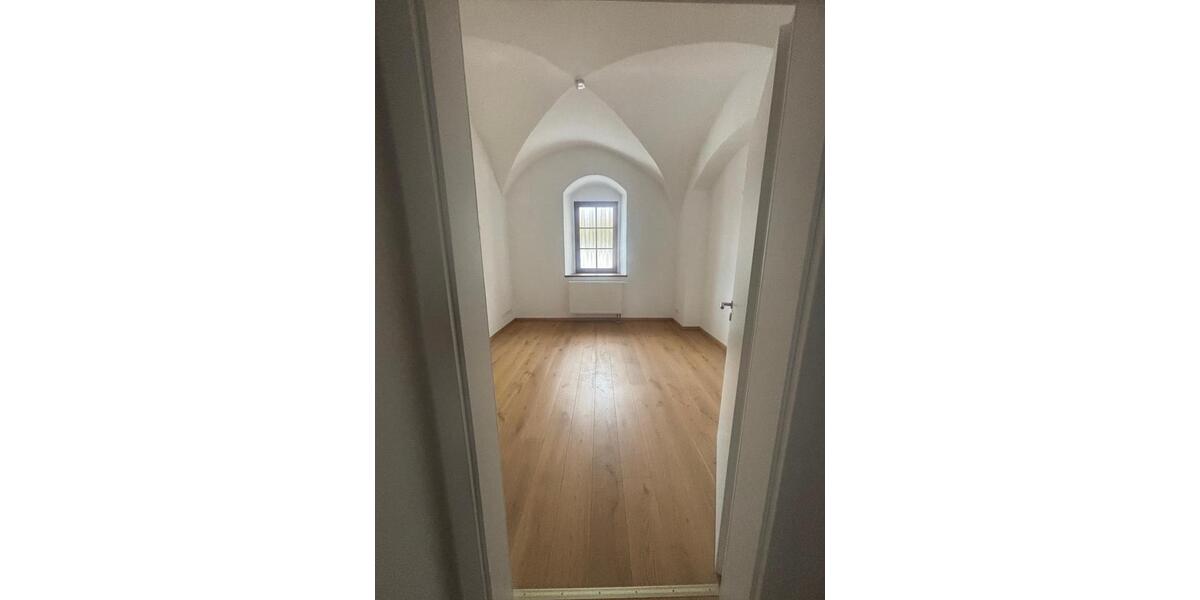 Erdgeschoßwohnung Klipphausen - 5 Zimmer, 143 m&sup2;, 1.602&euro; | Angebot:24508001