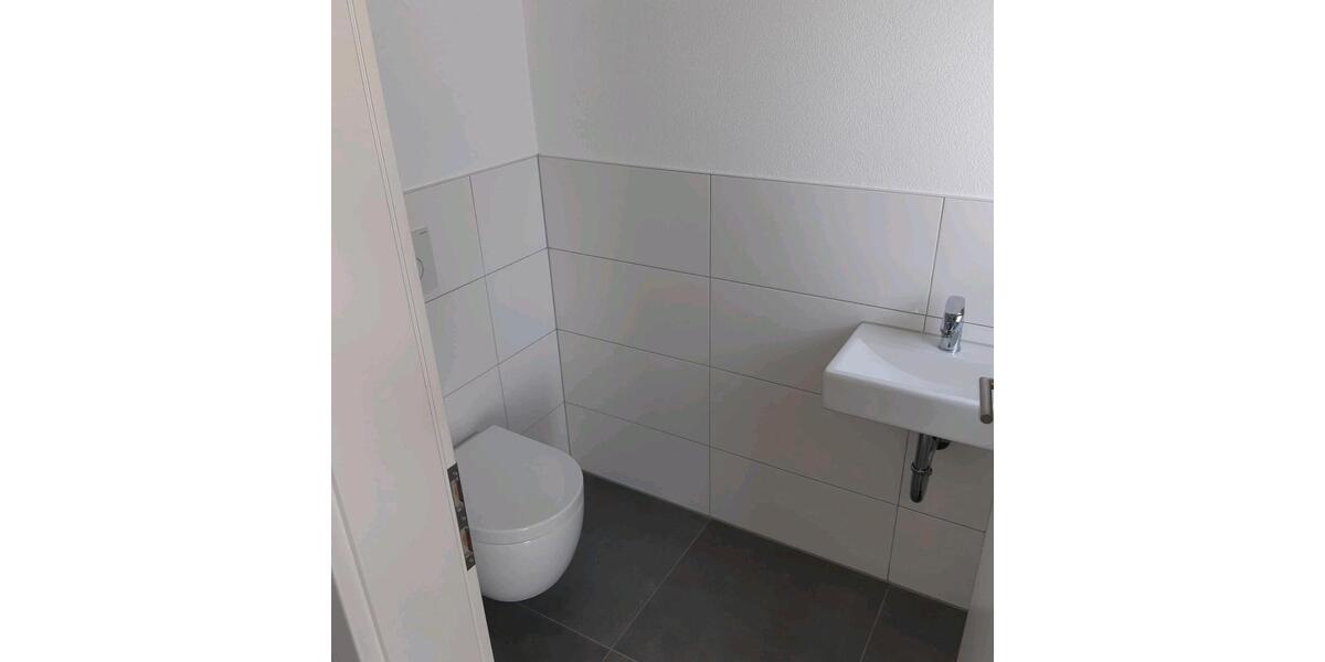 Etagenwohnung Lampertheim - 4 Zimmer, 160 m&sup2;, 1.600&euro; | Angebot:26425611