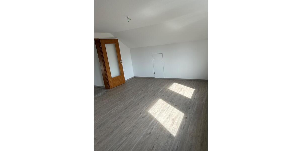 Dachgeschoßwohnung Bad Kissingen - 3 Zimmer, 75 m&sup2;, 630&euro; | Angebot:26039149