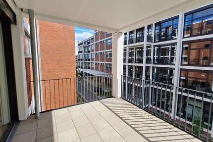 Wohnung Bremen Woltmershausen - 2 Zimmer, 130 m&sup2;, 1.649&euro; | Angebot:26706311