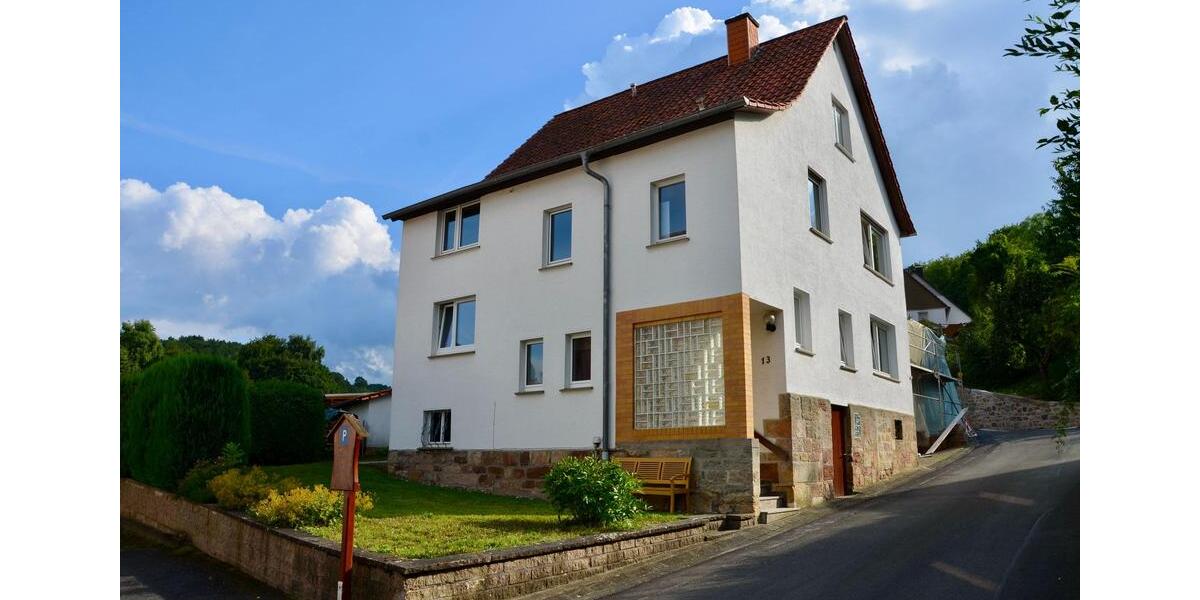 Charmante Doppelhaushälfte mit 4 Zimmern, Küche und kleinem Garten! 4 zimmer