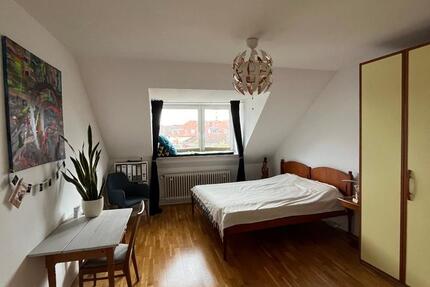WOCHENENDHEIMFAHRERIN für möbliertes Zimmer in 3er-WG zimmer