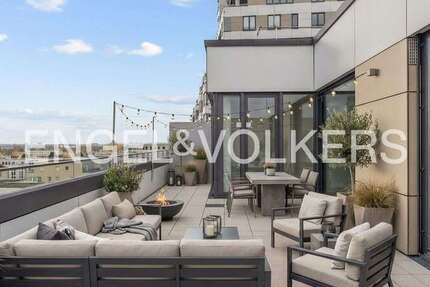 Wohnung Frankfurt Bockenheim - 2 Zimmer, 115 m&sup2;, 1.990&euro; | Angebot:25266061