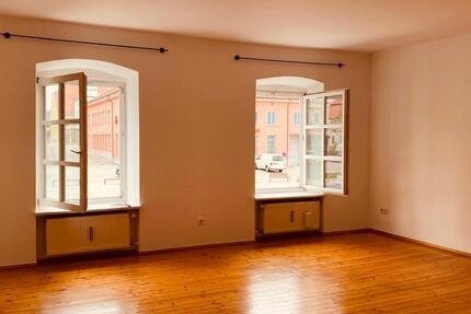 Wohnung Ortenburg - 5 Zimmer, 190 m&sup2;, 1.600&euro; | Angebot:25137728