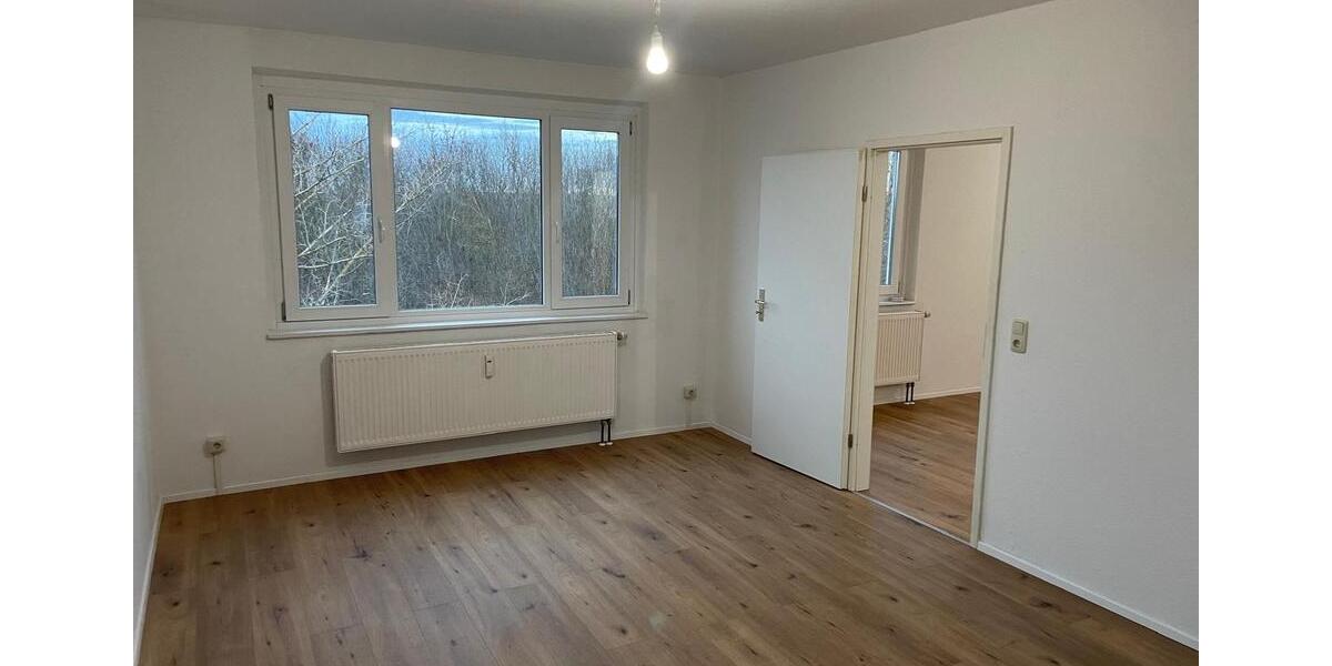 Etagenwohnung Apolda - 2 Zimmer, 75 m&sup2;, 545&euro; | Angebot:26575965