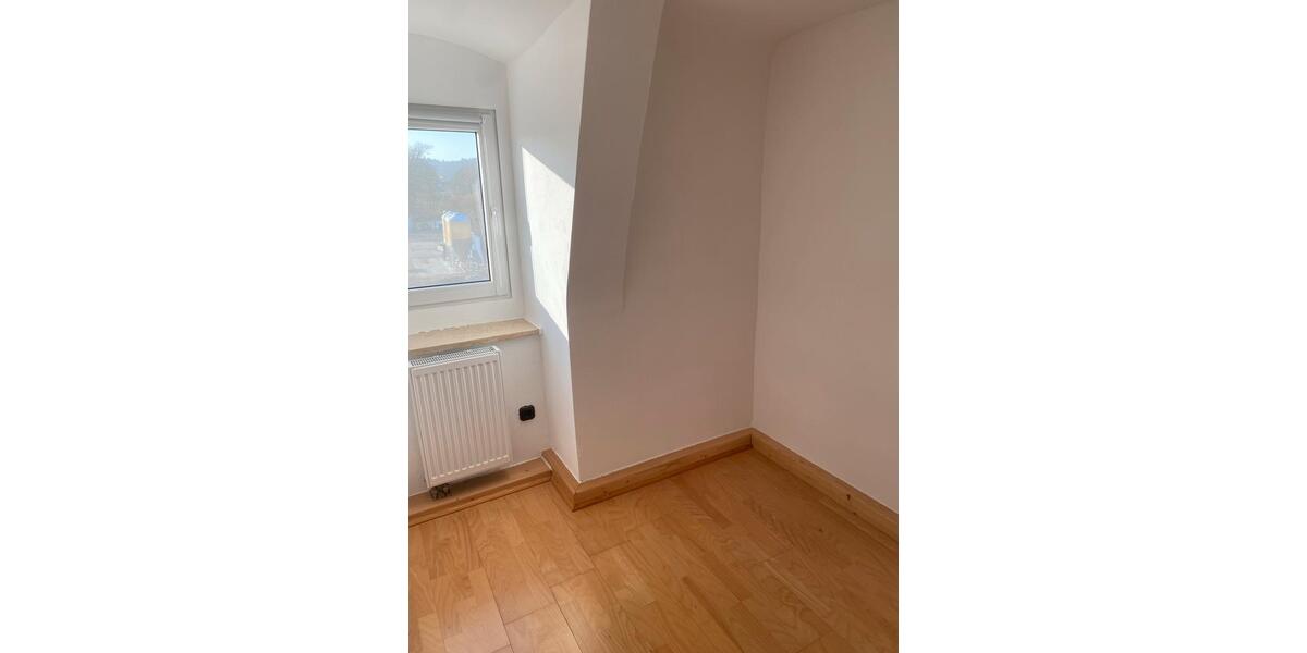 Dachgeschoßwohnung Ellingen - 2.5 Zimmer, 70 m&sup2;, 680&euro; | Angebot:26222557