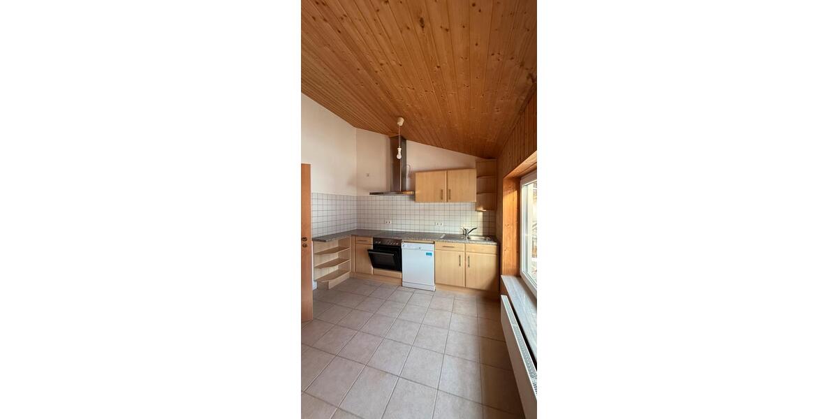 Dachgeschoßwohnung Mossautal - 3 Zimmer, 80 m&sup2;, 950&euro; | Angebot:24711598
