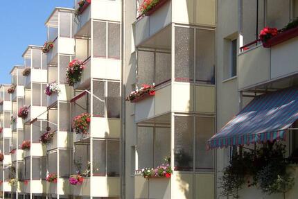 4-Raum-Wohnung im Stadtzentrum mit Badewanne und Balkon zimmer