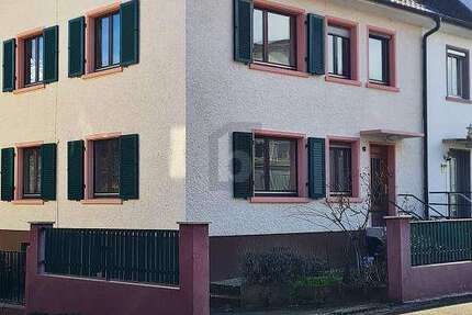 Haus Weil am Rhein - 8 Zimmer, 151 m&sup2;, 2.200&euro; | Angebot:27102230