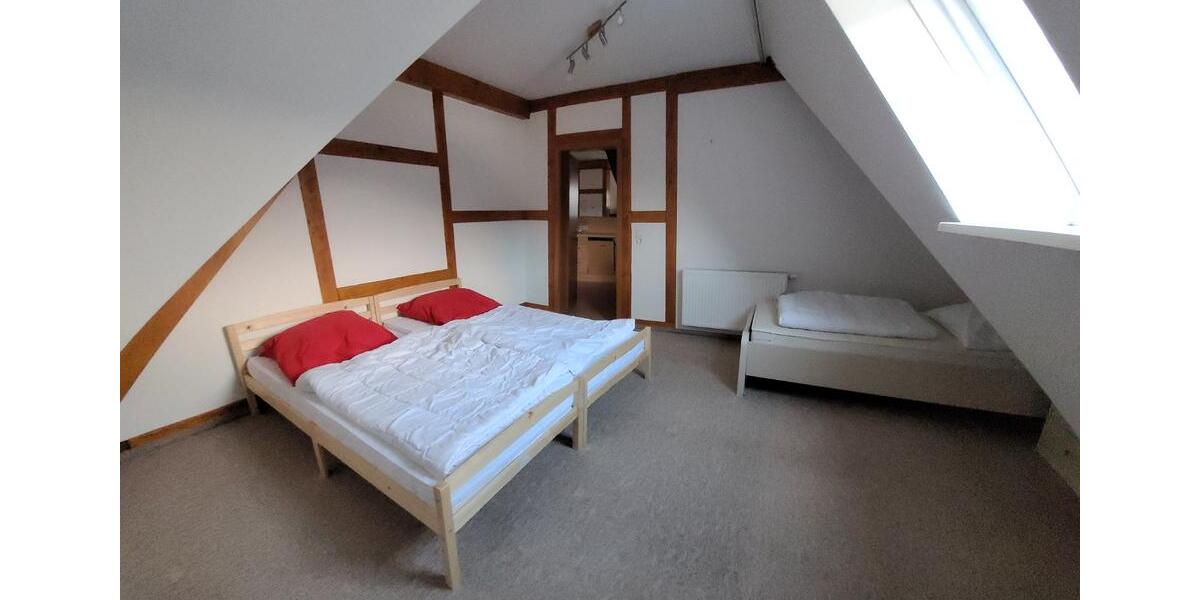Dachgeschoßwohnung Schwarza - 1 Zimmer, 80 m&sup2;, 750&euro; | Angebot:25444064