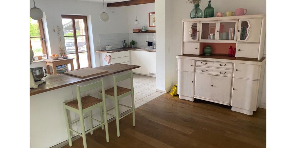 Etagenwohnung Adelheidsdorf - 4 Zimmer, 120 m&sup2;, 996&euro; | Angebot:25656805