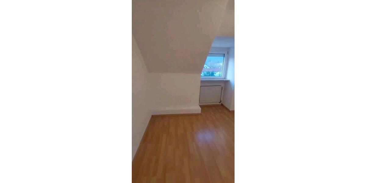 Dachgeschoßwohnung Singen (Hohentwiel) - 3 Zimmer, 58 m&sup2;, 650&euro; | Angebot:25990829