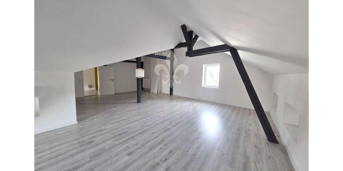 Etagenwohnung Saarbrücken Dudweiler - 5 Zimmer, 227 m&sup2;, 1.400&euro; | Angebot:25054278