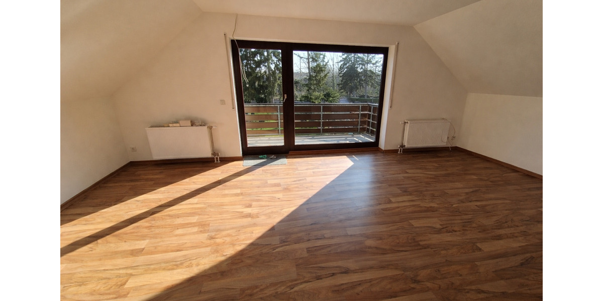 Dachgeschoßwohnung Wiesbaden Mainz-Kostheim - 3 Zimmer, 87 m&sup2;, 1.269&euro; | Angebot:25431440